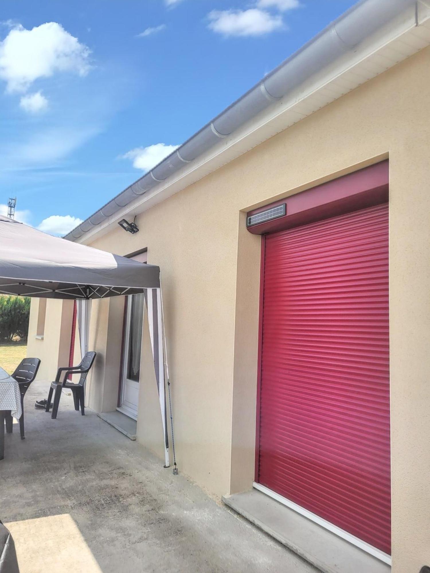 Maison Chaleureuse A Sully Avec Vue Sur La Montagne Bagian luar foto