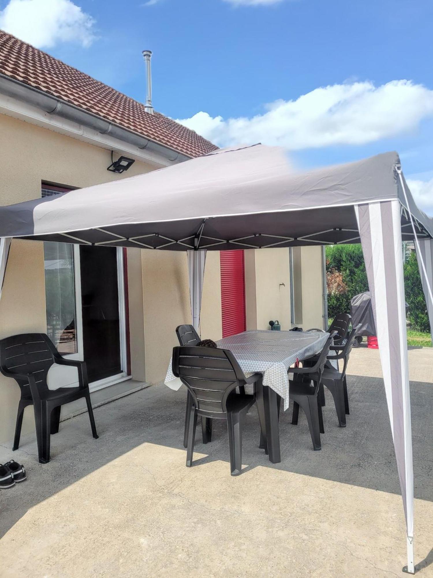 Maison Chaleureuse A Sully Avec Vue Sur La Montagne Bagian luar foto